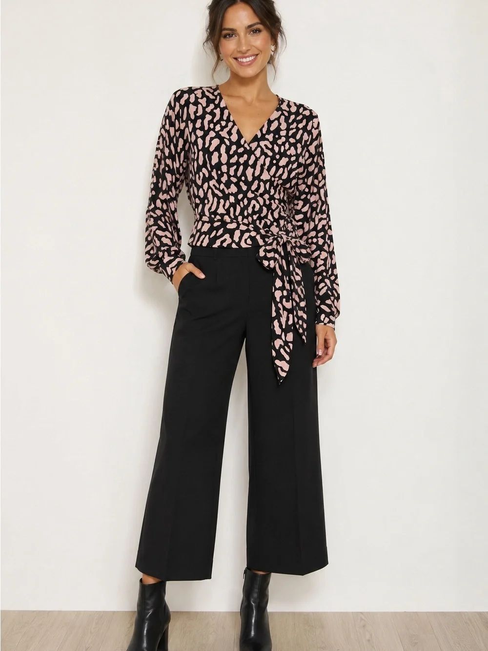 Diane von Furstenberg 100% Silk Animal Print Wrap Sash Blouse – Size Medium